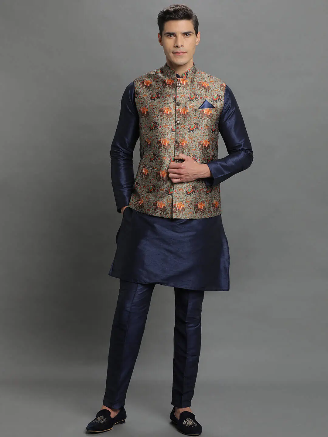 Royal Chariot Print Kurta Pyjama Set