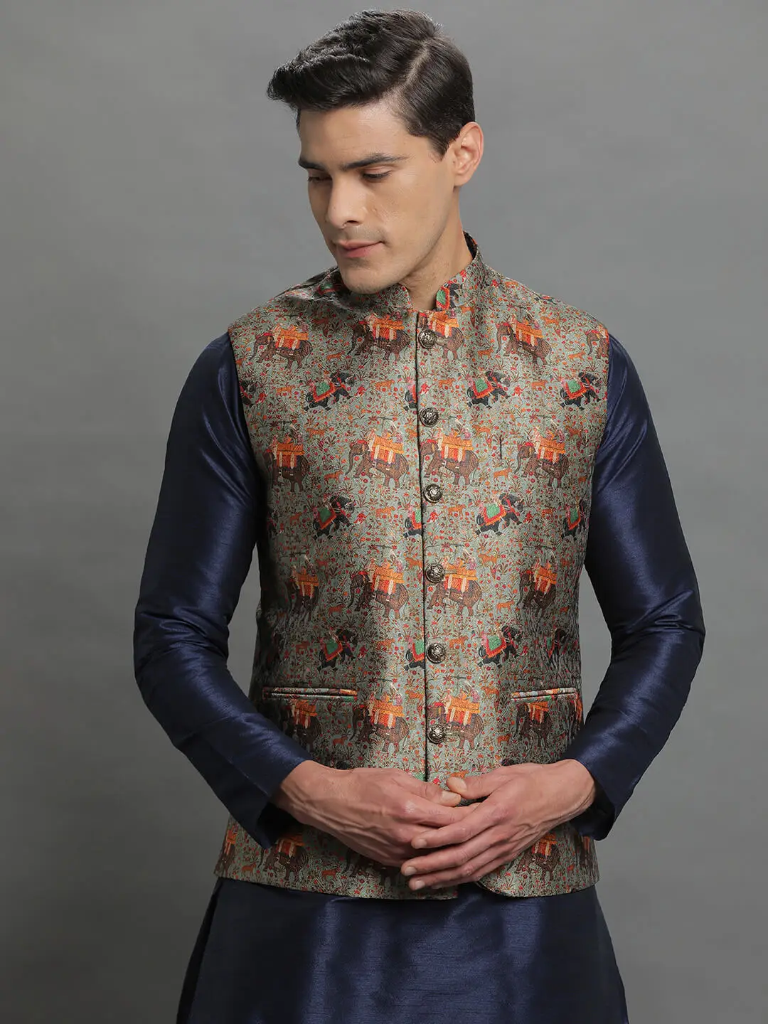 Royal Chariot Print Kurta Pyjama Set