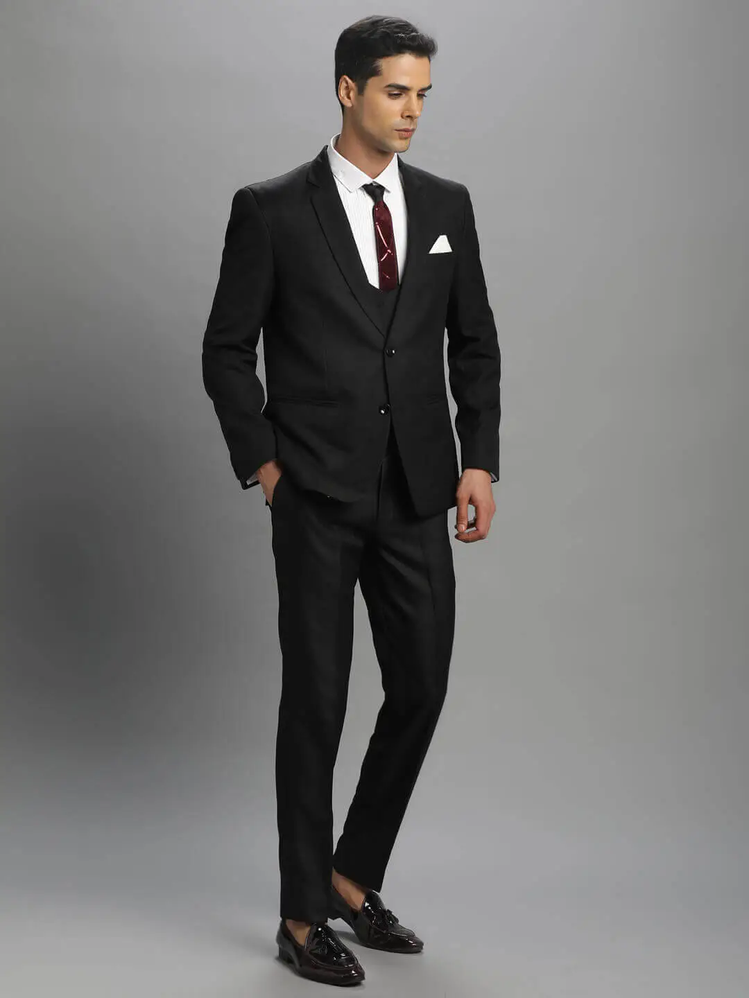 Subtle Black 3 Piece Suit — image 2